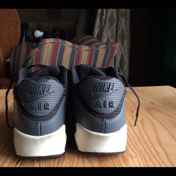 Nike Shoes - Nike Air Max Women’s size 8